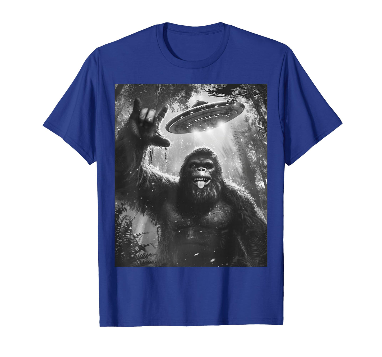 Funny Sasquatch Bigfoot Rock On Selfie with UFO Alien Saucer T-Shirt
