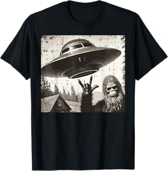 Bigfoot Alien Ufo Selfie Sasquatch Rocker Men Boys Kids T-Shirt