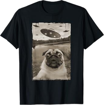 Vintage Pug UFO Encounters - Funny UFO and Pug Selfie T-Shirt