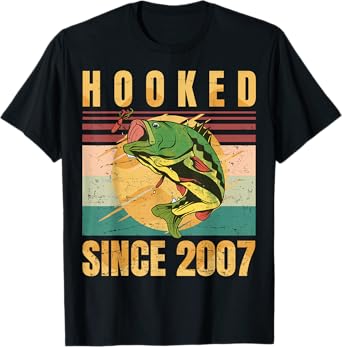 Fishing Fisherman - Hooked Since 2007 - Vintage Retro Gift - T-Shirt
