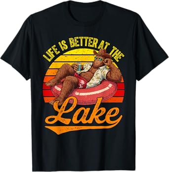 Retro Life Is Better At The Lake Bigfoot Drinking Beer Men T-Shirt