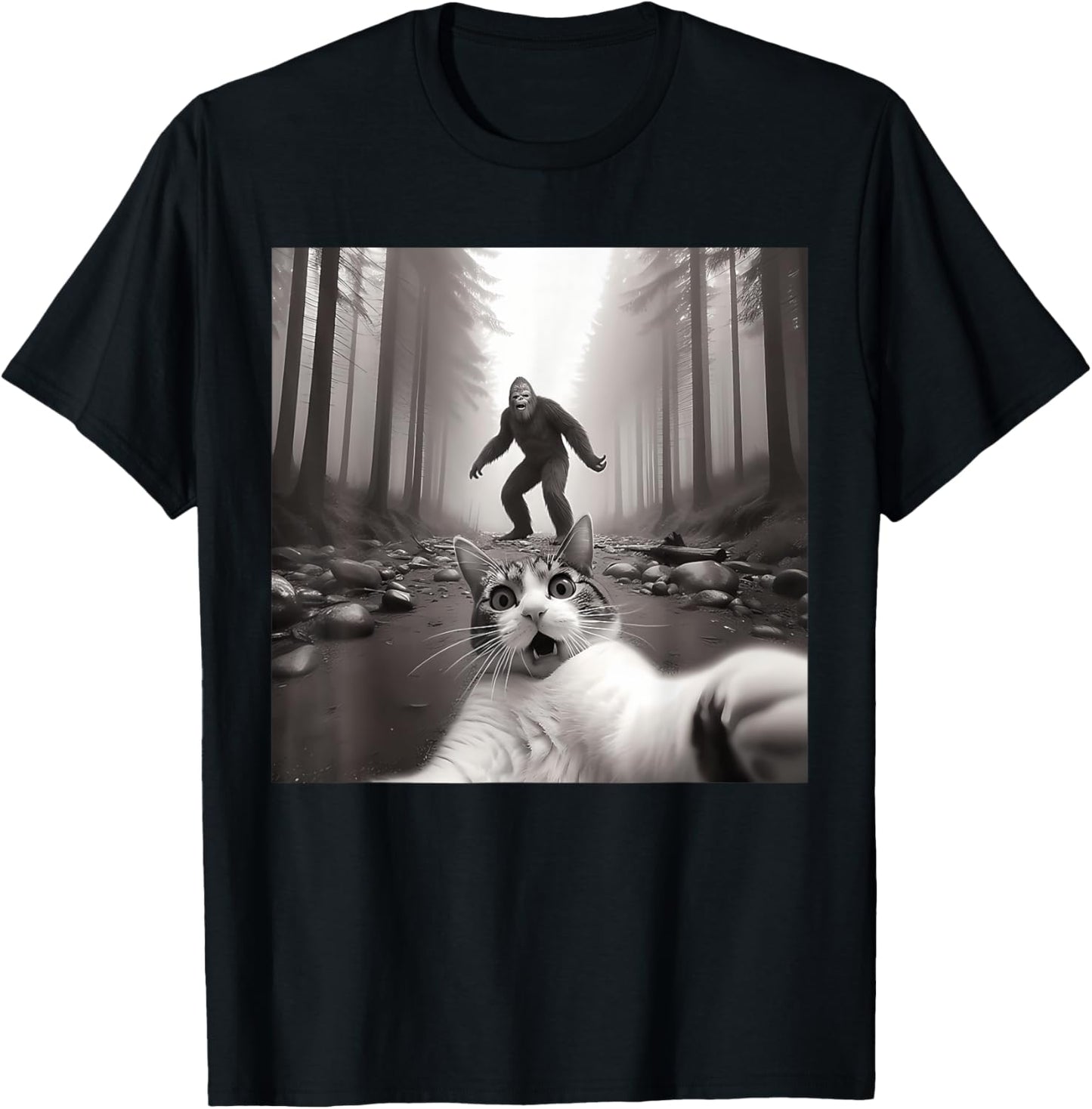 Funny Surprised Scared Cat Selfie With Sasquatsch Bigfoot T T-Shirt