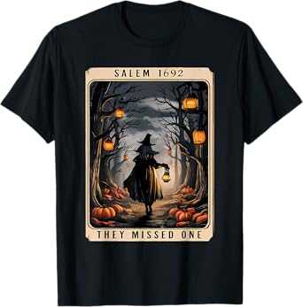 Salem 1692 Halloween Witch They Missed One Tarot Card Women T-Shirt