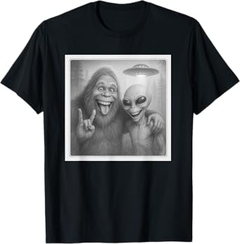 Alien and Bigfoot Best Friends Funny Graphic T-Shirt