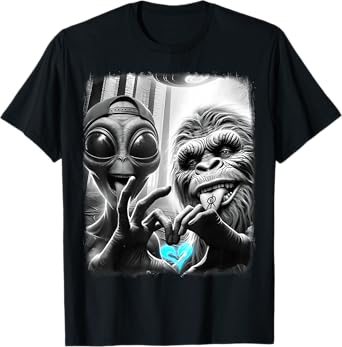 Bigfoot Sasquatch Alien Lovefest Love Hand Sign 0LTD4V T-Shirt