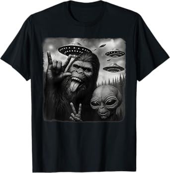 Funny Bigfoot & Alien Sasquatch Rock On Hand Sign UFO Selfie T-Shirt