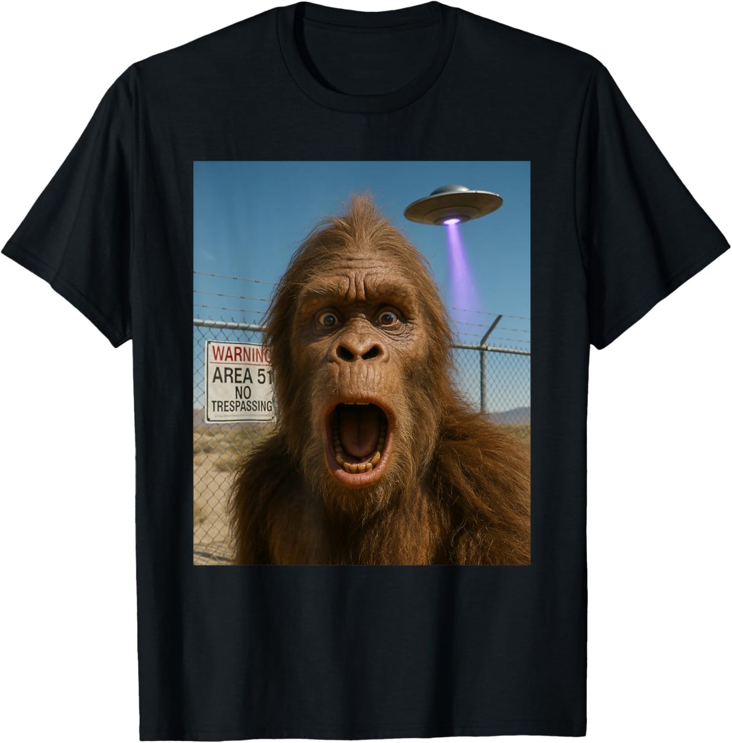 Bigfoot Selfie Sasquatch Funny Area 51 T-Shirt