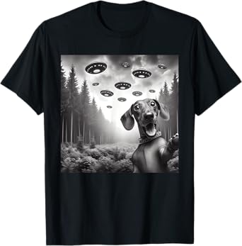 Funny Dachshund Dog Selfie With UFO Alien UFO Themed Stuff T-Shirt