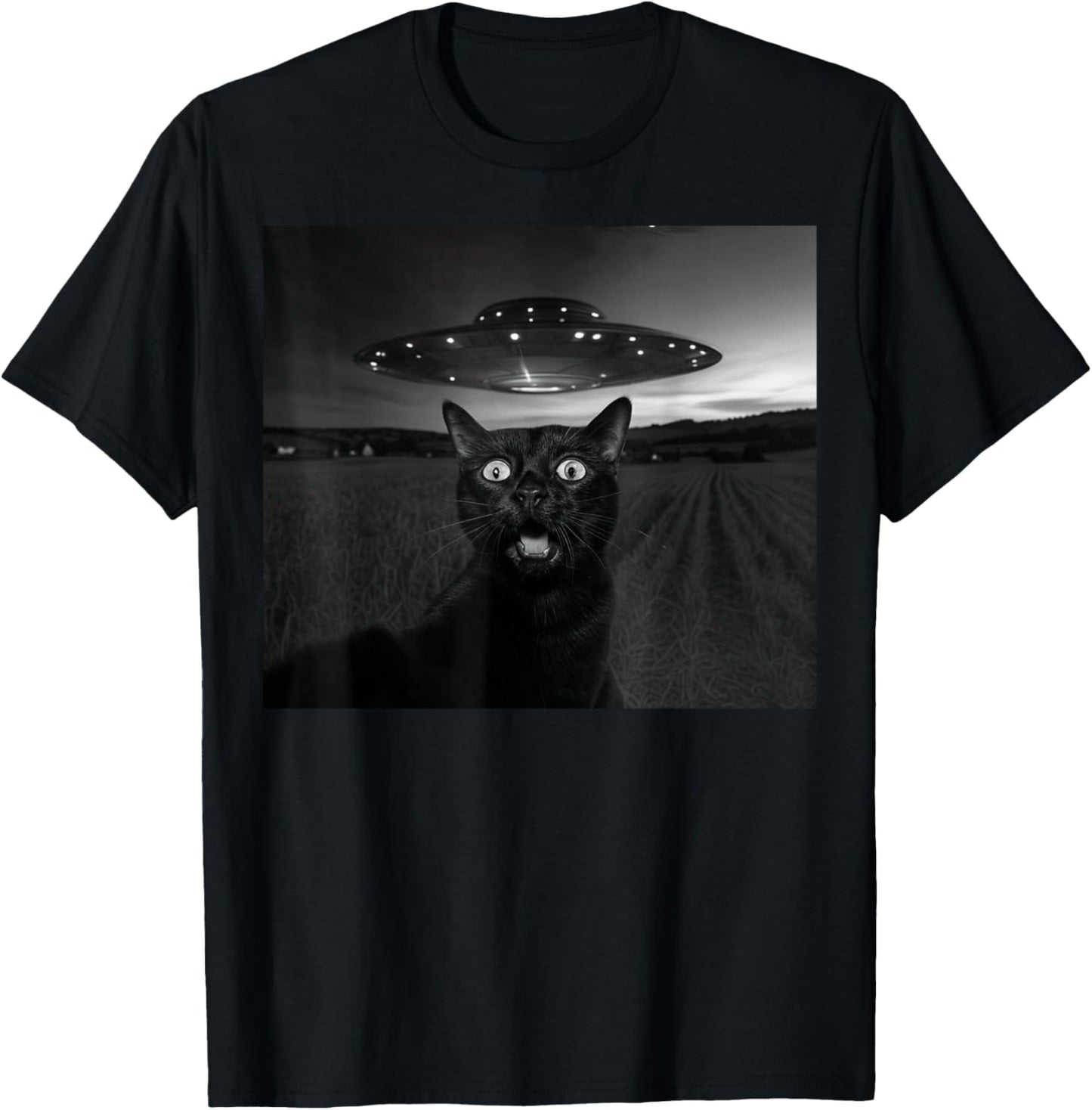 Cat Selfie With Alien UFO Funny Gifts For Men Women Boy Kid T-Shirt