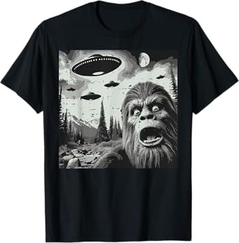 Shocked Bigfoot Ufo Selfie Sasquatch Meme Men Women Kids T-Shirt