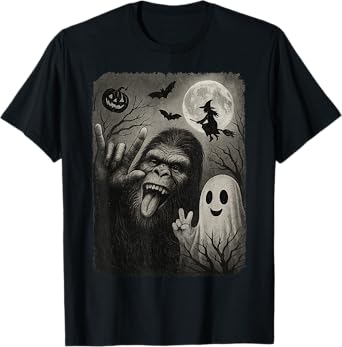 Funny Bigfoot Selfie With Boo Halloween Costume Mens Womens T-Shirt