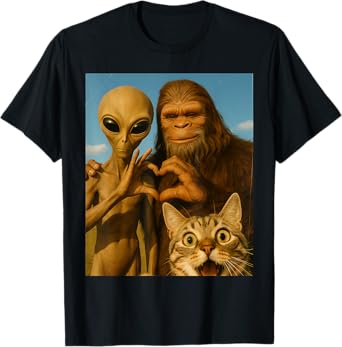 Funny Cat Selfie With Bigfoot Alien Gifts For Men Women Kids T-Shirt