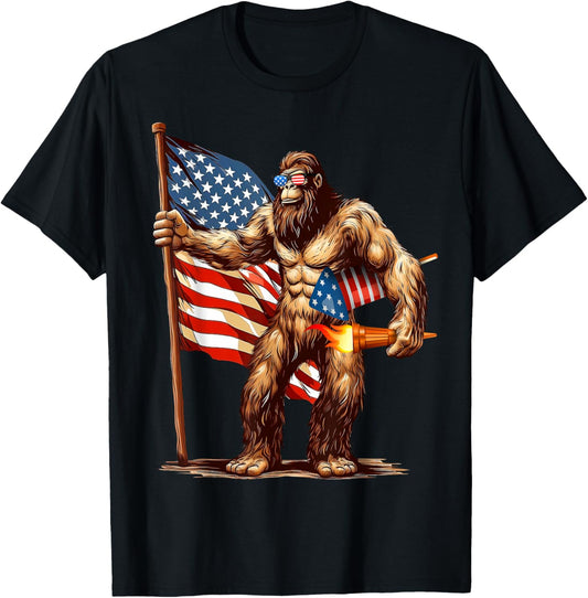 Bigfoot Fireworks 4th of July Men Sasquatch American US Flag T-Shirt