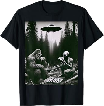 Funny Bigfoot With Alien Eating Pizza. Bigfoot And Alien UFO T-Shirt
