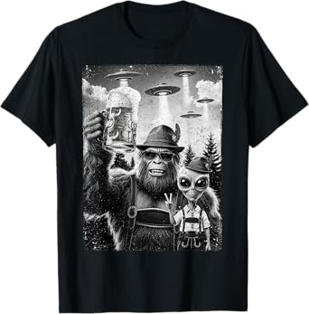 Sarcastic German Bigfoot Alien Beer Oktoberfest Cheers Man T-Shirt